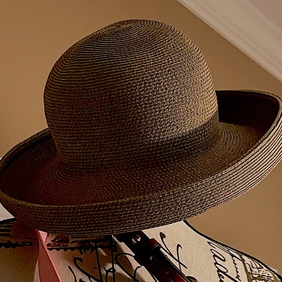 Eric Javits Tan Wide-Brimmed Sun Hat - Picture 7 of 10